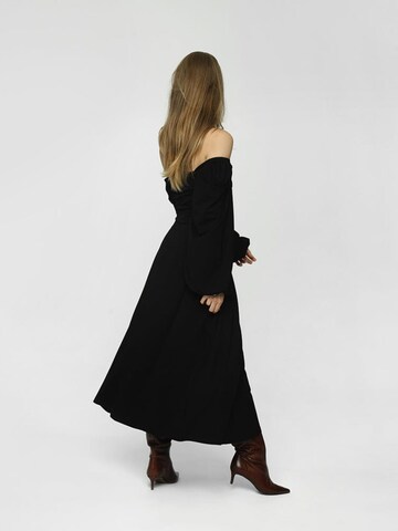 Madnezz House - Vestido 'Cubana Winter' em preto