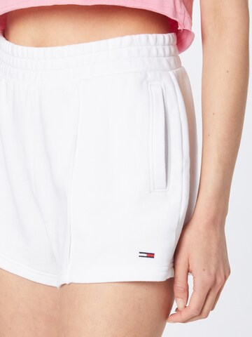 Tommy Jeans Regular Shorts in Weiß