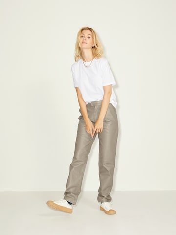 JJXX Tapered Pleat-Front Pants 'ADDIE' in Brown