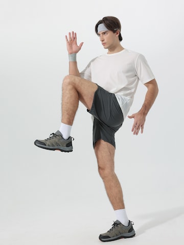 YOUTHUP Performance Shirt 'Hautluft' in White