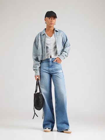 Tricou 'MUSE' de la LEVI'S ® pe alb