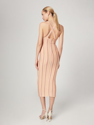 Guido Maria Kretschmer Women - Vestido 'Lauryn' en beige: atrás