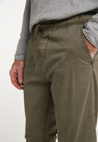 Slimfit Pantaloni eleganți de la DreiMaster Vintage pe verde
