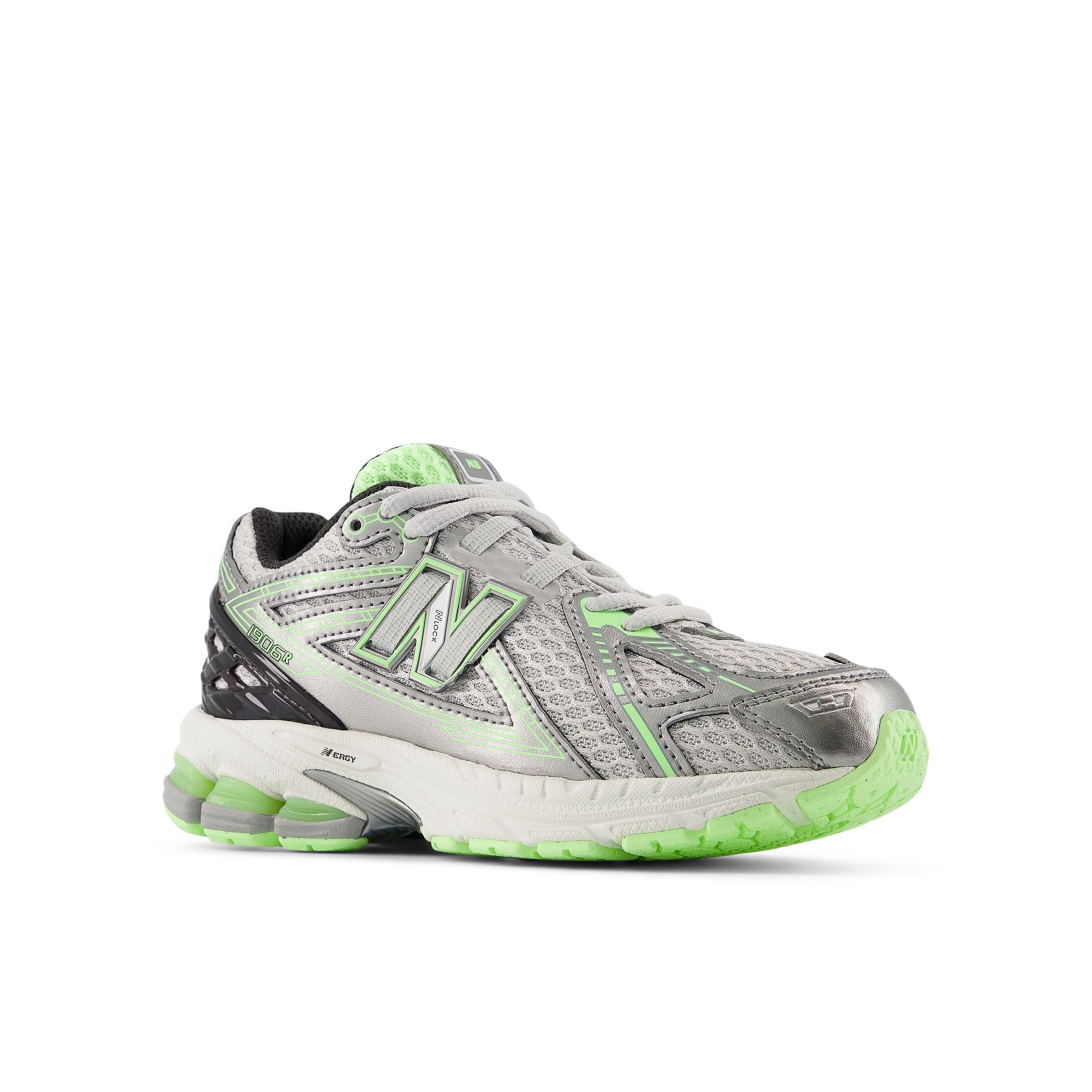 new balance Trainers in Grey: front