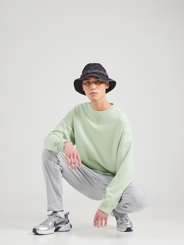 Nike Sportswear Dressipluus 'CLASSICS', värv roheline: eest vaates