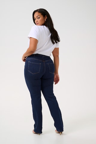 KAFFE CURVE regular Jeans 'Sina' i blå