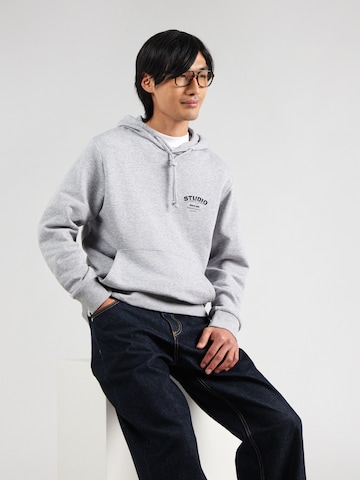 JACK & JONES Bluzka sportowa 'JJYUKI' w kolorze szary: przód