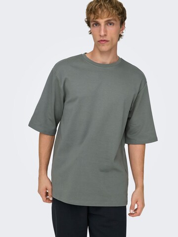 T-Shirt 'ONSRobby' Only & Sons en gris