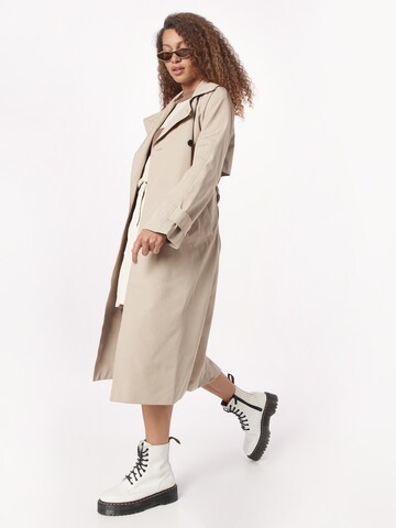 Manteau mi-saison Monki en beige