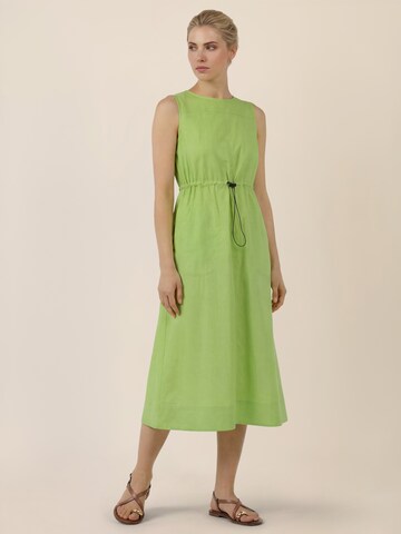 APART Kleid in Grün