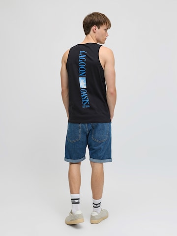 JJ Rebel - Camiseta 'JREBMILES' en negro