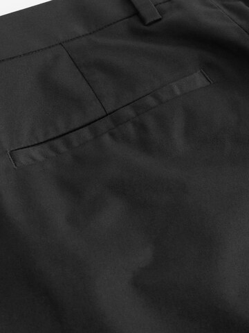 Next Slimfit Hose in Schwarz