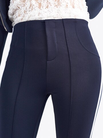 Regular Pantaloni de la Rich & Royal pe albastru
