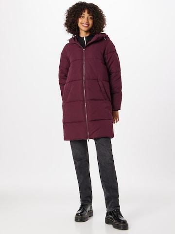 VILA Winter Coat 'TRUST' in Red: front