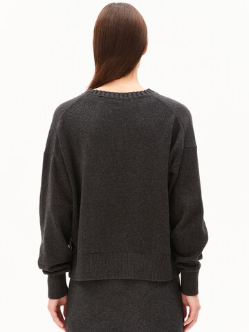 Pull-over ARMEDANGELS en gris