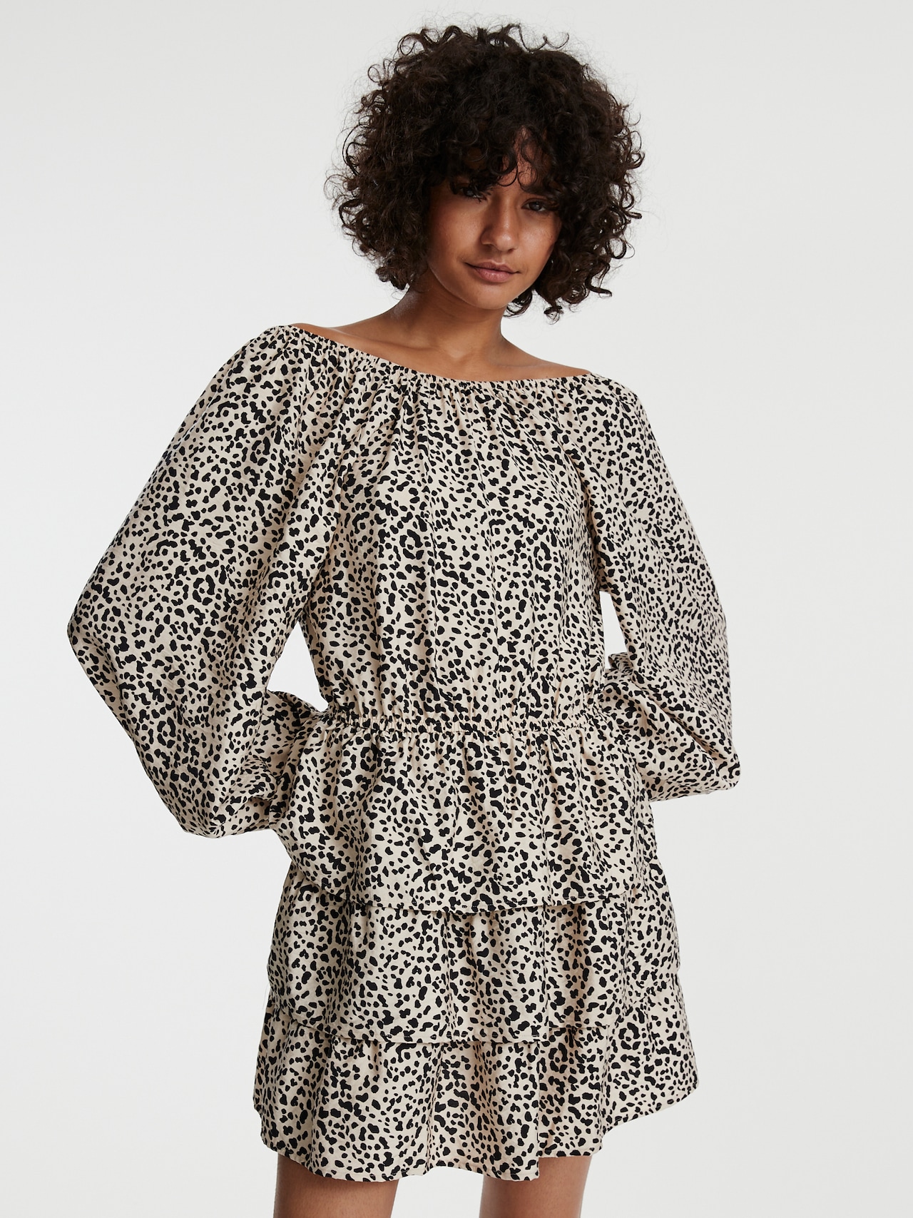 EDITED Robe 'Polina' beige