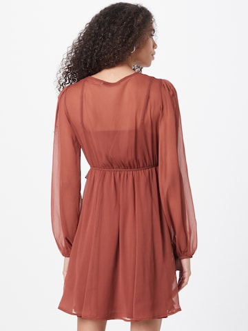 Robe 'Lilia' ABOUT YOU en rouge