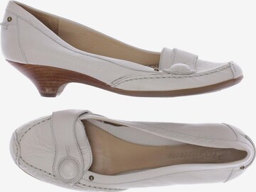 CLARKS High Heels & Pumps in 39 in White: front