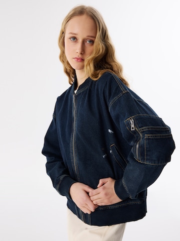 Twist Between-season jacket in Blue