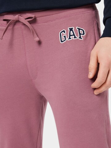 GAP - Tapered Calças 'ARCH' em roxo