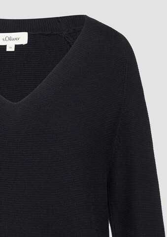 s.Oliver Sweater in Black