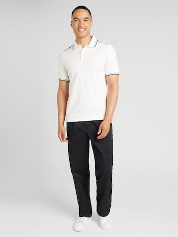 GUESS Majica 'Lyle' | bela barva