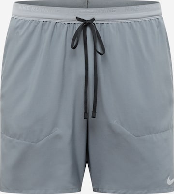 NIKE Regular Спортен панталон в сиво: отпред
