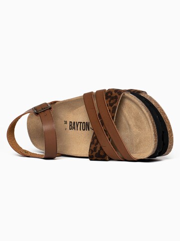 Bayton Sandalen met riem 'Denia' in Bruin