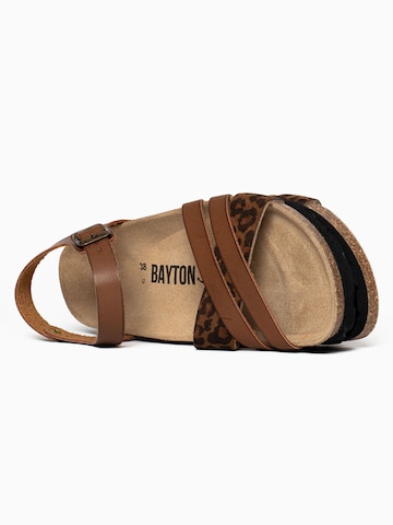 Bayton - Sandalias con hebilla 'Denia' en marrón