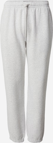 Abercrombie & Fitch Tapered Housut 'ESSENTIAL' värissä harmaa: etupuoli