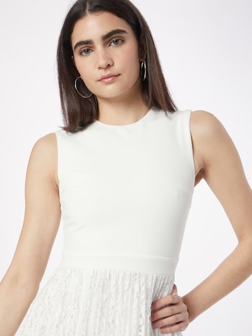 Skirt & Stiletto Sukienka koktajlowa 'ANTONIA' w kolorze biały