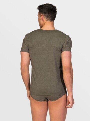 zd ZERO DEFECTS Undershirt 'Crew-Neck T-shirt Soya Yarn' in Green