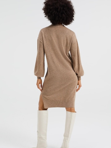 WE Fashion Knitted dress in Beige