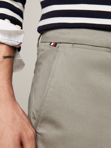 TOMMY HILFIGER Slim fit Chino Pants in Grey