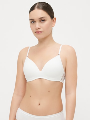 Lindex Σουτιέν για T-Shirt Σουτιέν 'Iris' σε λευκό: μπροστά