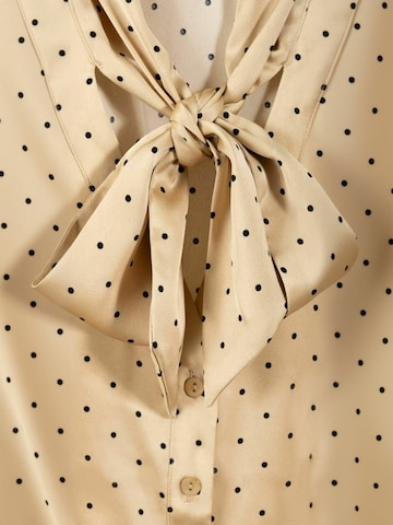 Coster Copenhagen - Camiseta ' Blouse ' en beige: frente