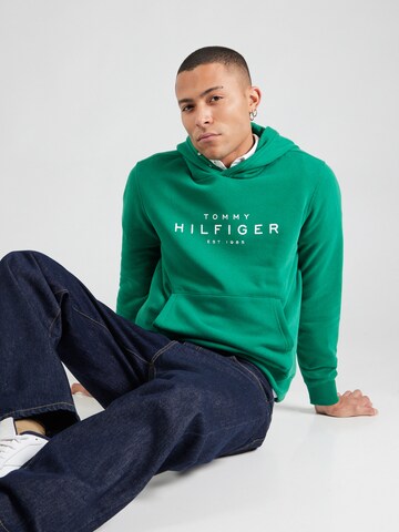 Felpa di TOMMY HILFIGER in verde: frontale