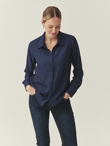 TATUUM Damenbluse in Blau: Vorderseite