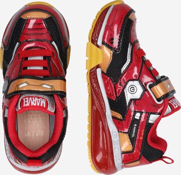 Sneaker 'Bayonyc' di GEOX in rosso