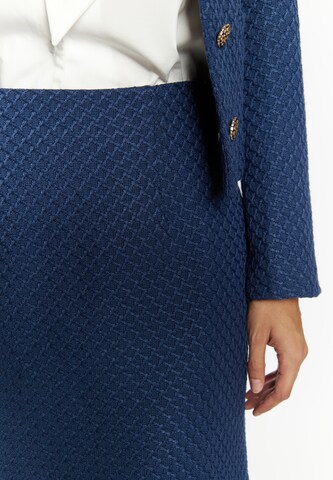 faina Rok in Blauw