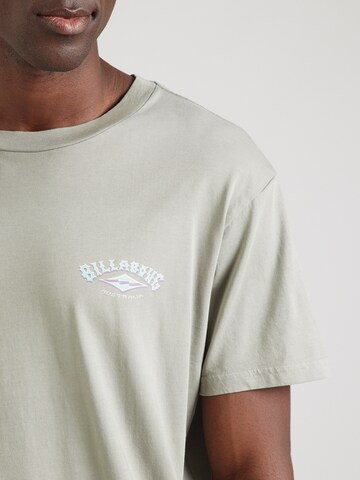 BILLABONG Paita 'ARCH' värissä vihreä