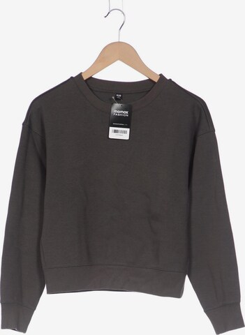UNIQLO Sweatshirt & Zip-Up Hoodie in XS in Grey: front