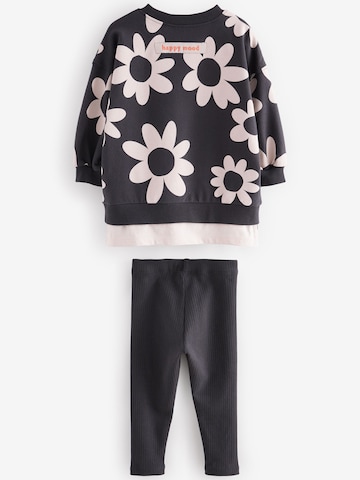 Next - Conjunto en negro