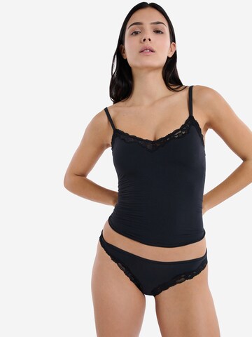 String 'Pure Soft Lace' di ETAM in nero