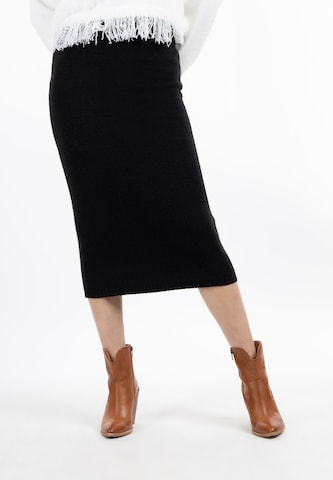 IZIA - Falda en negro: frente