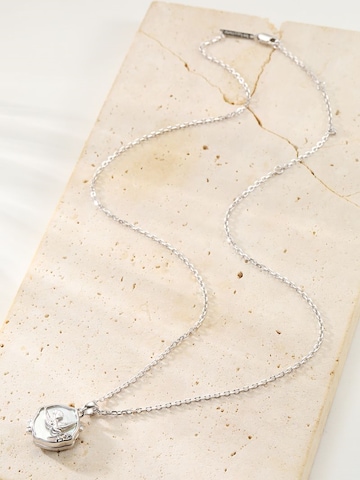 Hey Happiness - Cadena 'Serenity Locket' en plata