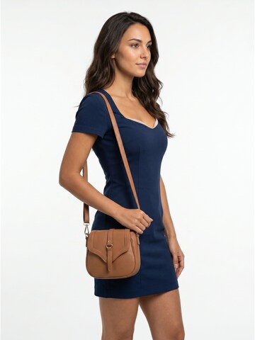 Cluty Crossbody Bag in Brown