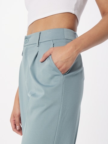 s.Oliver Loose fit Pleat-front trousers in Blue