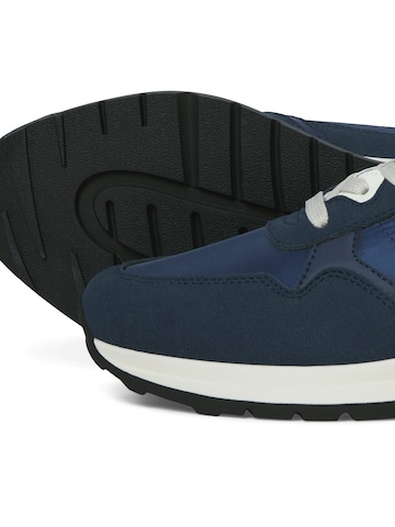 JACK & JONESNiske tenisice 'JFWOSWALD' - plava boja