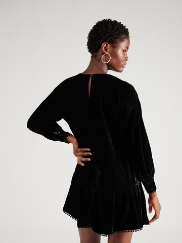 Robe River Island en noir